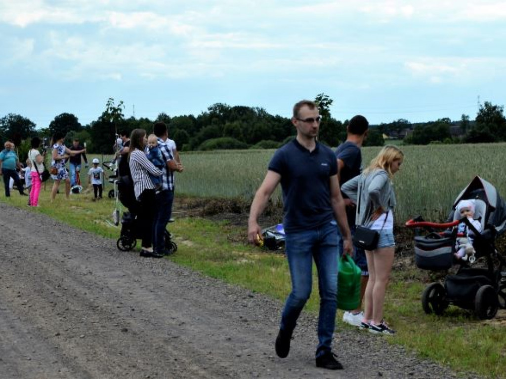 KRASZEWICE: Posadzili drzewa na cześć najmłodszych mieszkańców gminy