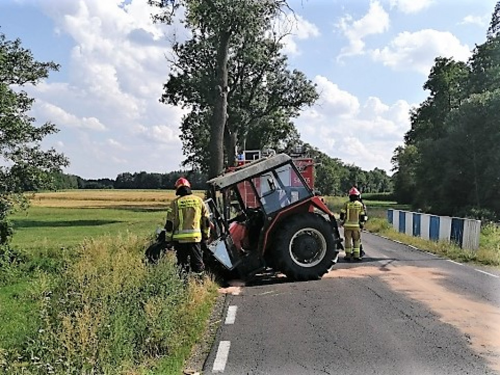 Zderzenie ciągnika z dostawczakiem