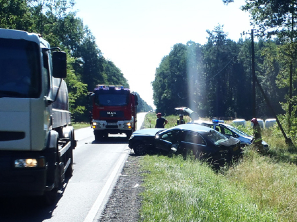 Zderzenie dwóch aut na krajowej ,,jedenastce``