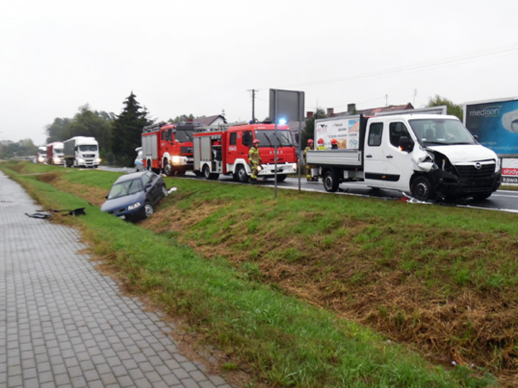 Zderzenie dwóch aut w Rojowie