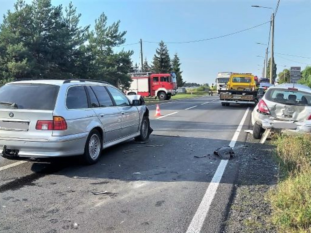 OSTRZESZÓW: Kolizja trzech aut