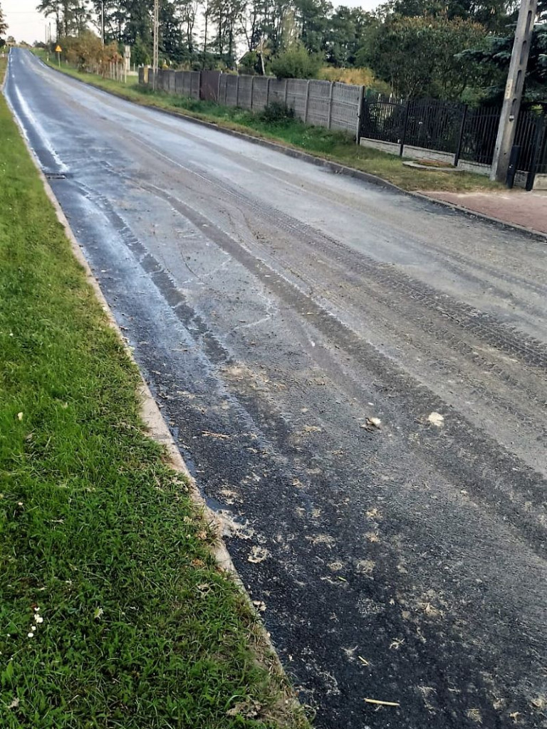 MIKSTAT: Usuwali nieczystości z 1,7-kilometrowego odcinka drogi