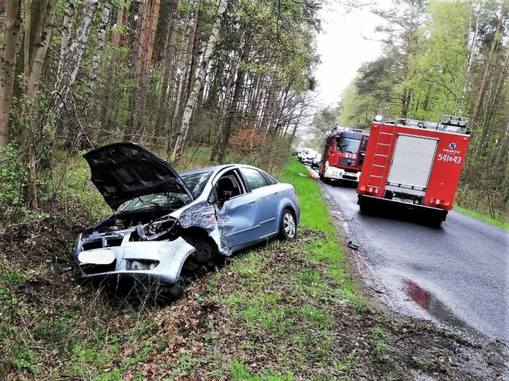PRZYTOCZNICA: Zderzenie fiata z peugeotem