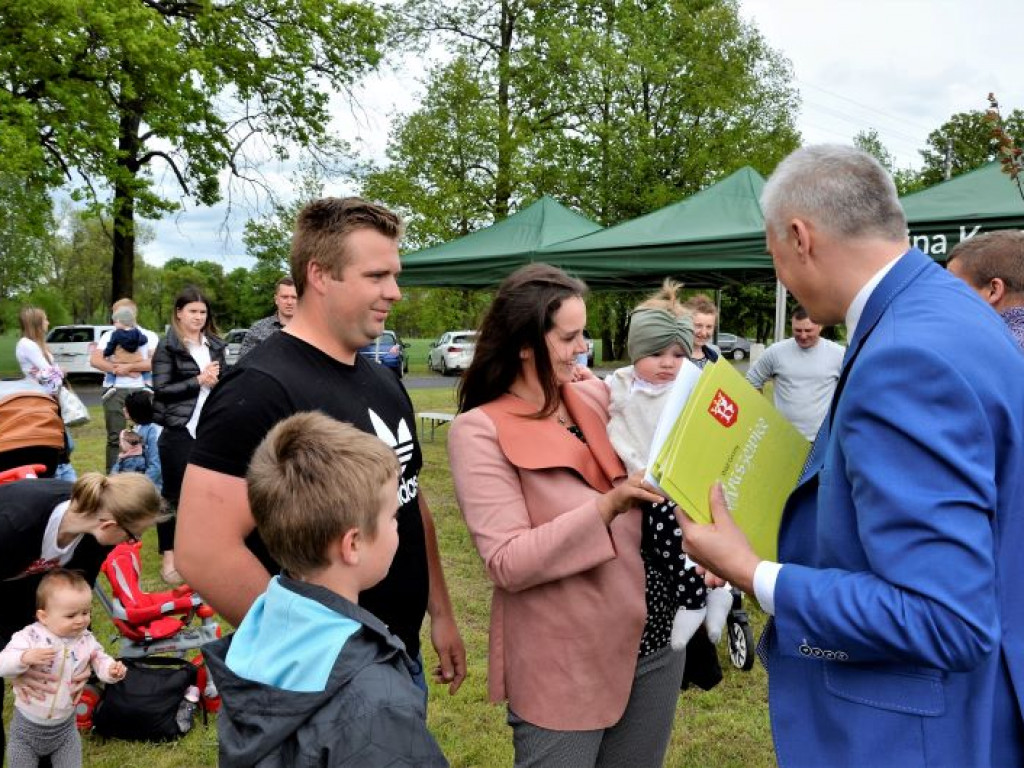 KRASZEWICE: Urodzeni w 2020 roku mają swoje drzewka