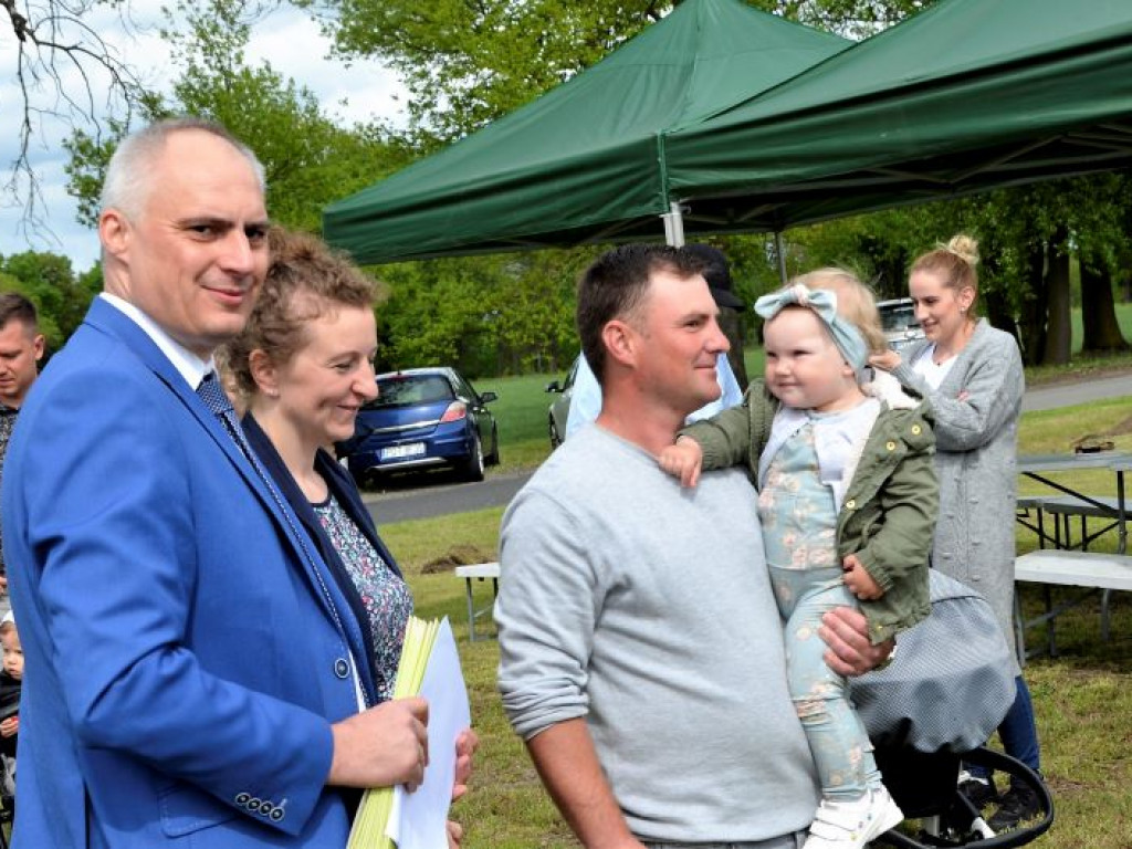 KRASZEWICE: Urodzeni w 2020 roku mają swoje drzewka