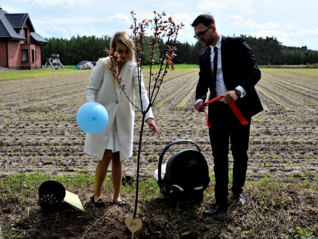 KRASZEWICE: Urodzeni w 2020 roku mają swoje drzewka
