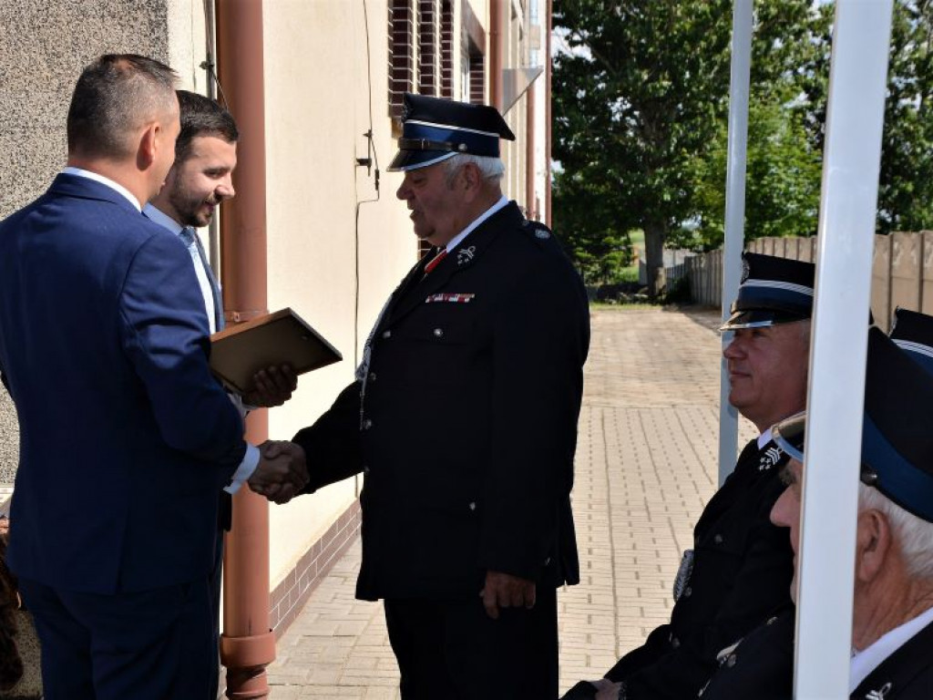BUKOWNICA: Uroczyste przekazanie wozu strażackiego