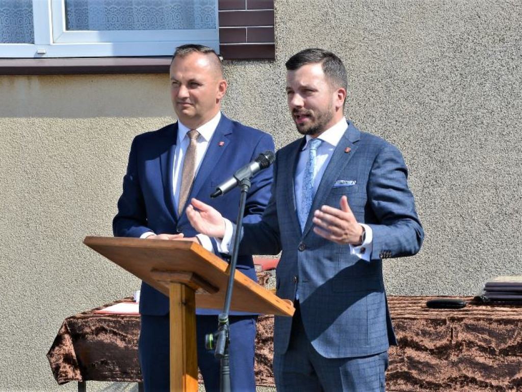 BUKOWNICA: Uroczyste przekazanie wozu strażackiego