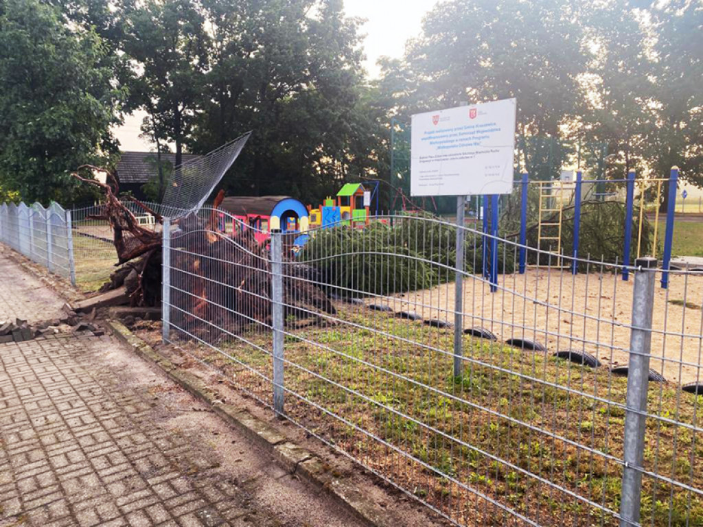 Przez powiat przeszła nawałnica