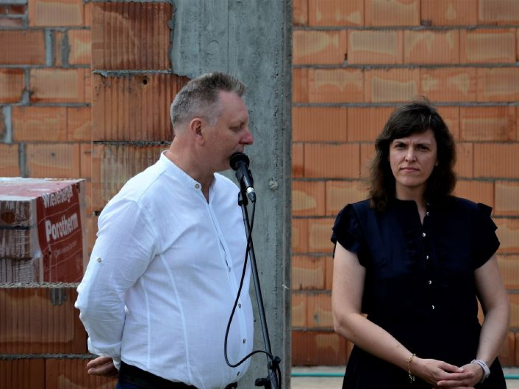 CZAJKÓW: Uroczyste podpisanie i wmurowanie aktu erekcyjnego budowy nowego przedszkola