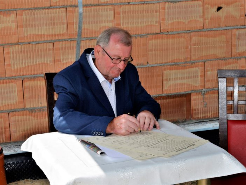 CZAJKÓW: Uroczyste podpisanie i wmurowanie aktu erekcyjnego budowy nowego przedszkola