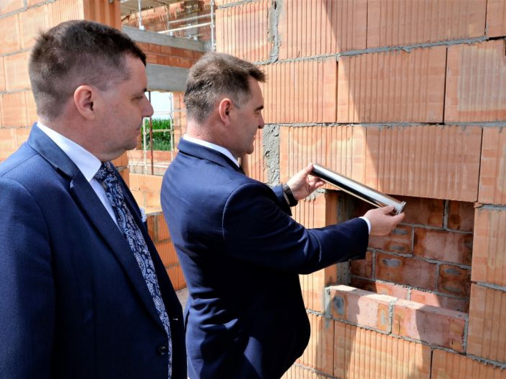 CZAJKÓW: Uroczyste podpisanie i wmurowanie aktu erekcyjnego budowy nowego przedszkola