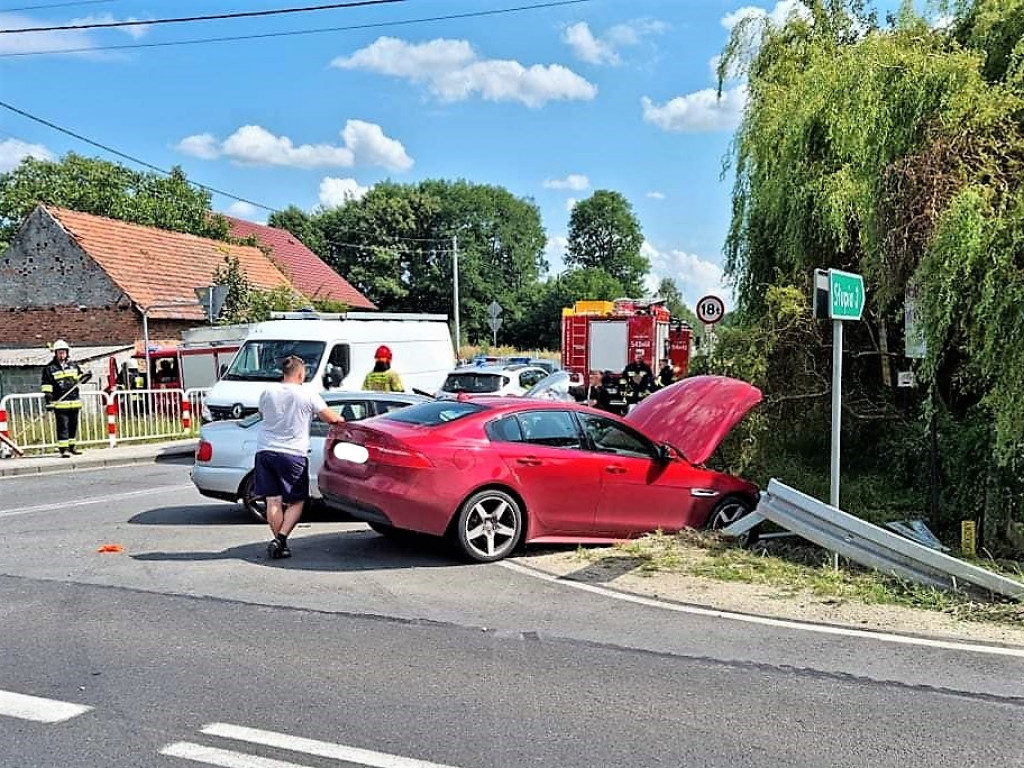 Zderzenie aut w Pisarzowicach