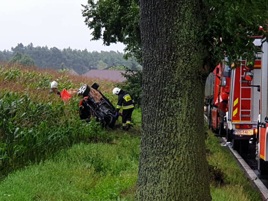 26-letnia mieszkanka gminy Ostrzeszów i jej 32-letni narzeczony zginęli w wypadku