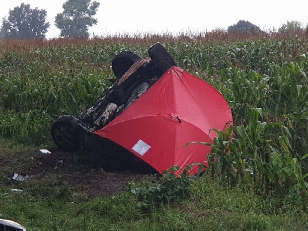 26-letnia mieszkanka gminy Ostrzeszów i jej 32-letni narzeczony zginęli w wypadku