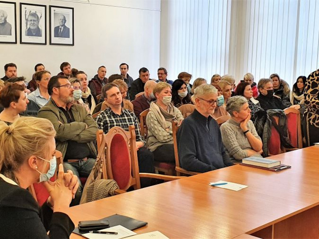 Ta strefa nas dusi - mówią o Strefie Płatnego Parkowania ostrzeszowscy przedsiębiorcy