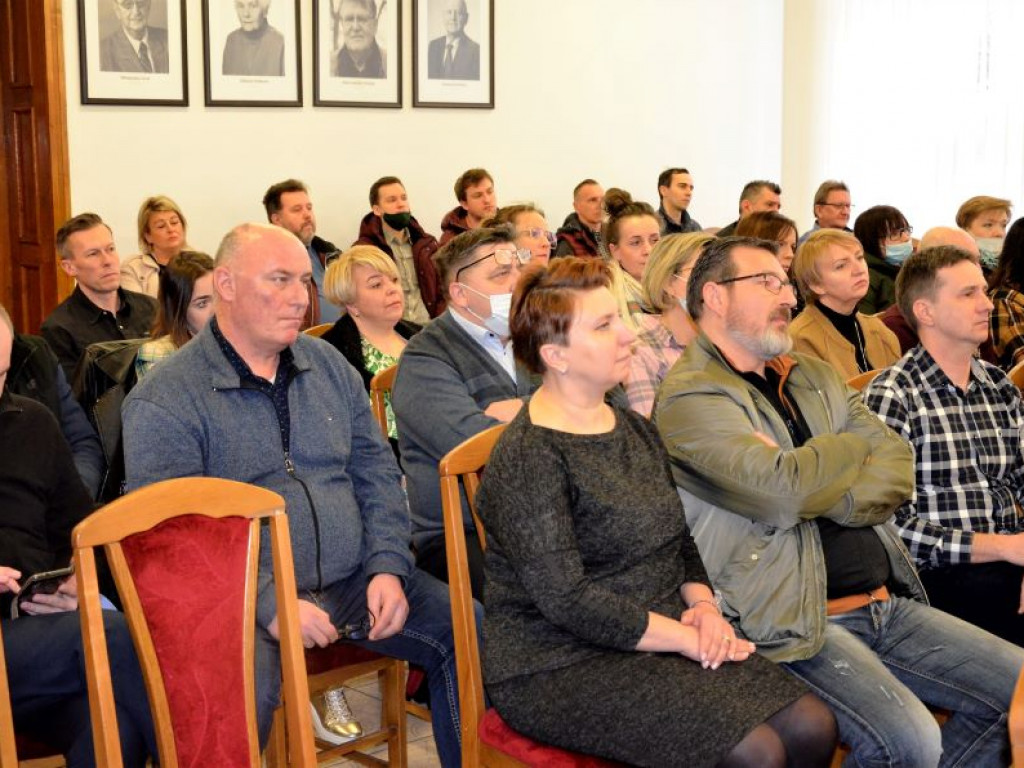 Ta strefa nas dusi - mówią o Strefie Płatnego Parkowania ostrzeszowscy przedsiębiorcy