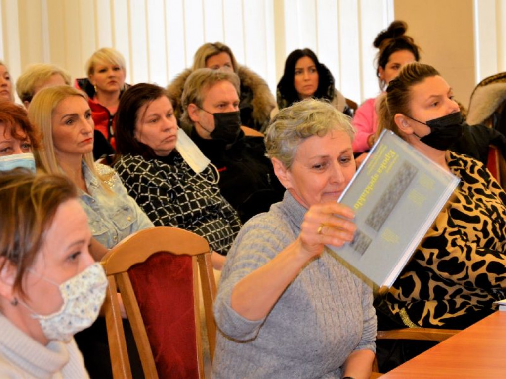 Ta strefa nas dusi - mówią o Strefie Płatnego Parkowania ostrzeszowscy przedsiębiorcy