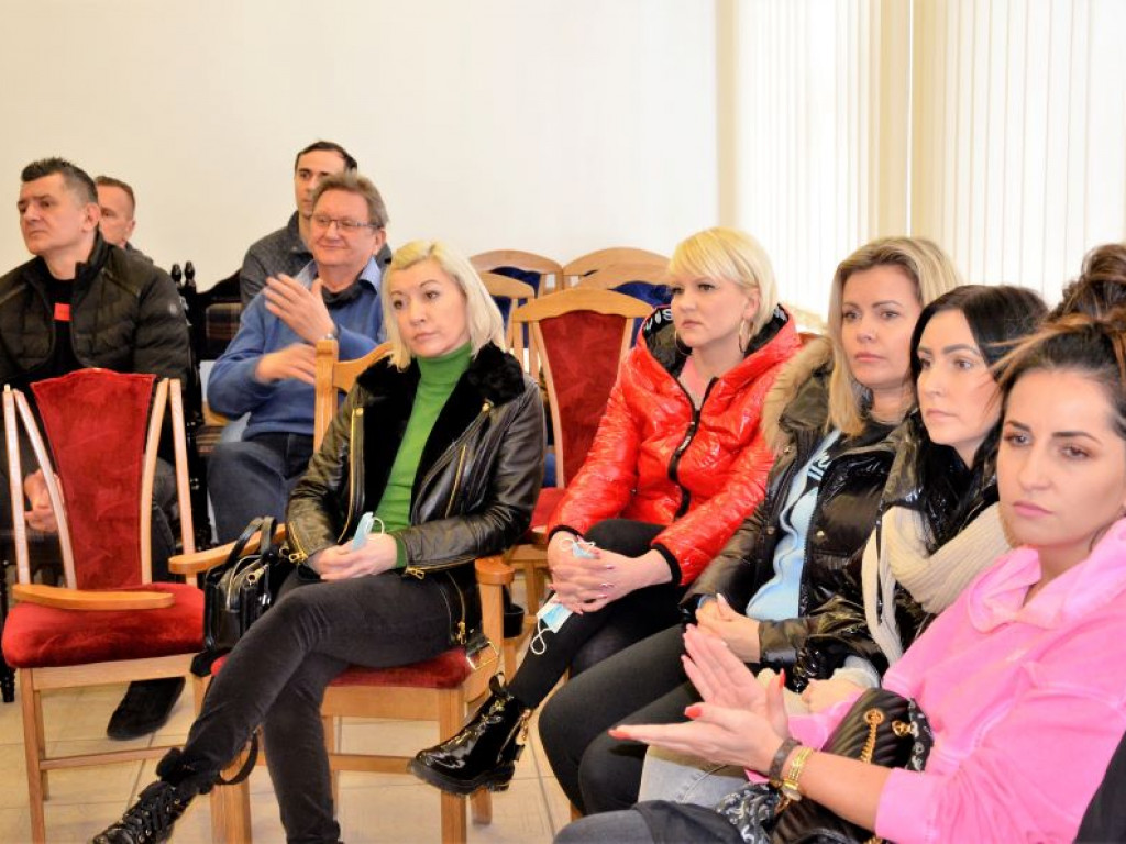 Ta strefa nas dusi - mówią o Strefie Płatnego Parkowania ostrzeszowscy przedsiębiorcy