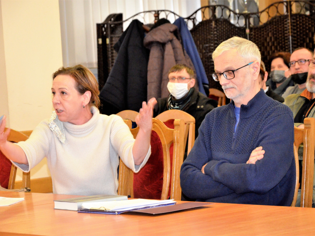 Ta strefa nas dusi - mówią o Strefie Płatnego Parkowania ostrzeszowscy przedsiębiorcy