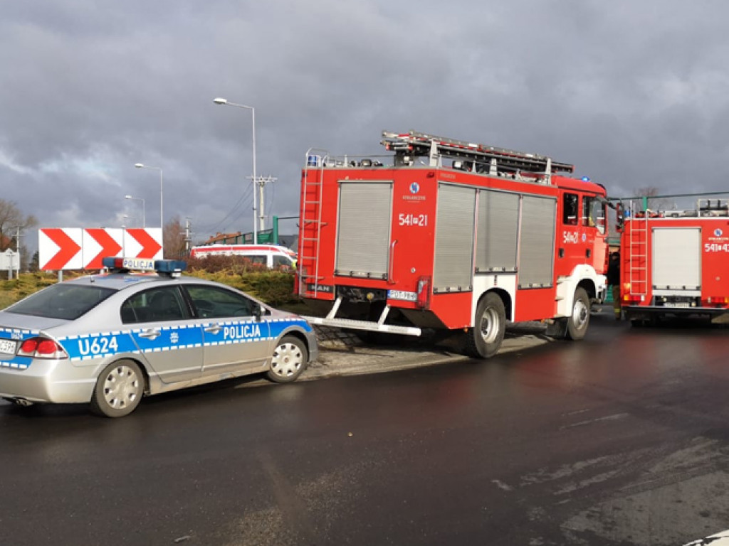 GRABÓW: Pijany przejechał prosto przez rondo
