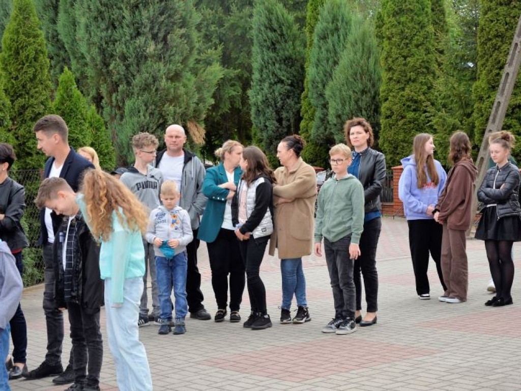 KRASZEWICE: Boisko wielofunkcyjne na miarę XXI wieku