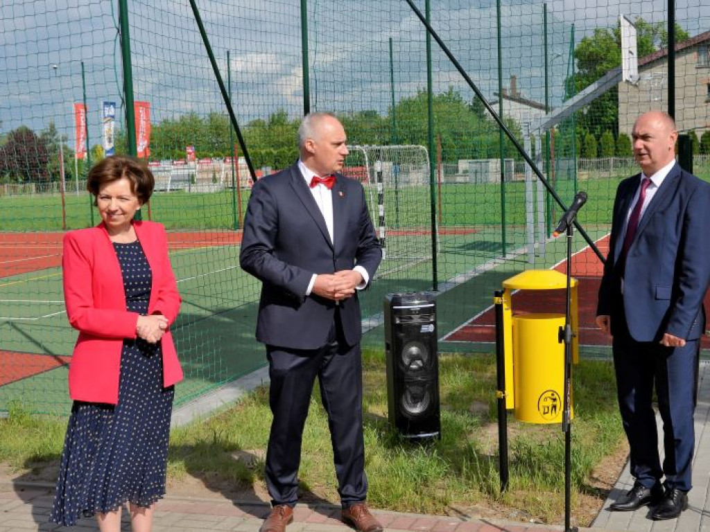 KRASZEWICE: Boisko wielofunkcyjne na miarę XXI wieku