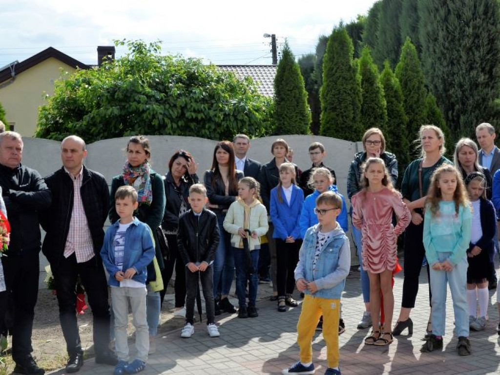KRASZEWICE: Boisko wielofunkcyjne na miarę XXI wieku