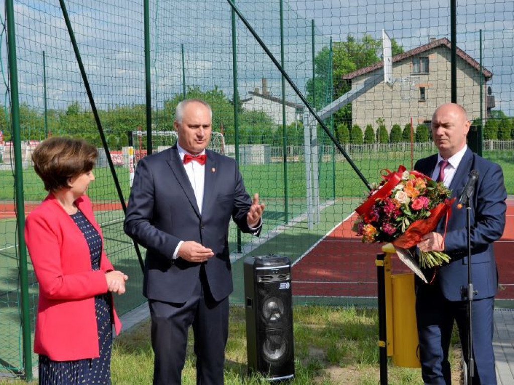 KRASZEWICE: Boisko wielofunkcyjne na miarę XXI wieku