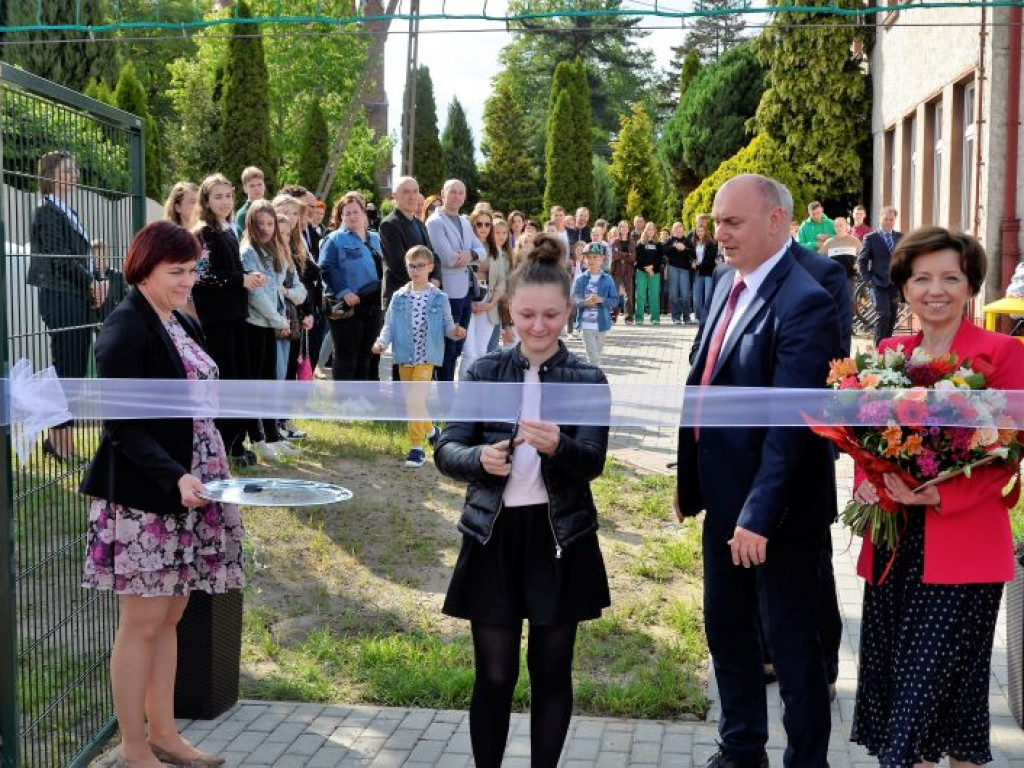 KRASZEWICE: Boisko wielofunkcyjne na miarę XXI wieku