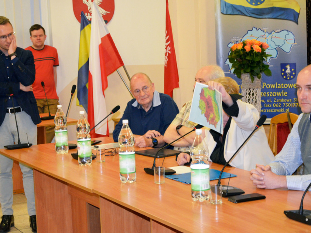 OSTRZESZÓW: Mieszkańcy przeciwni spalarni