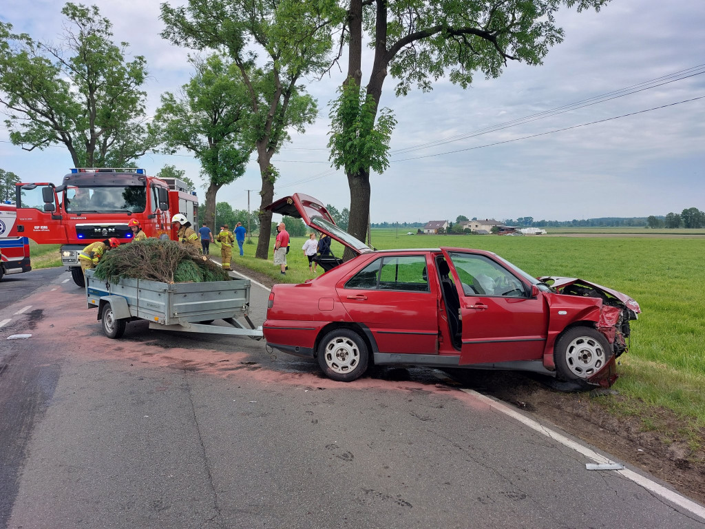 Zderzenie aut na skrzyżowaniu dróg w Smolnikach