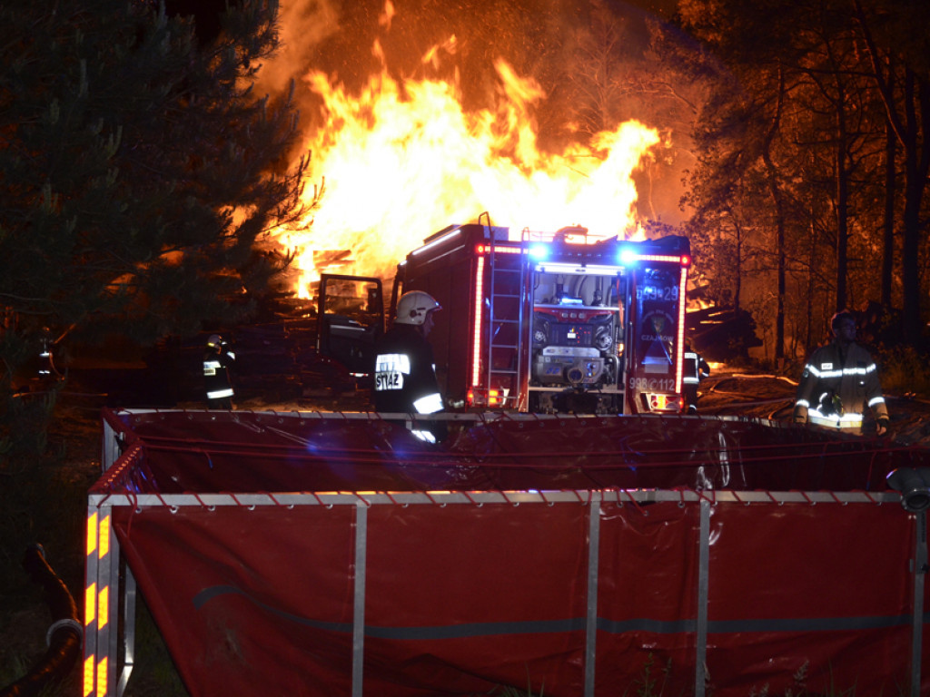 Pożar składu drewna w Salamonach