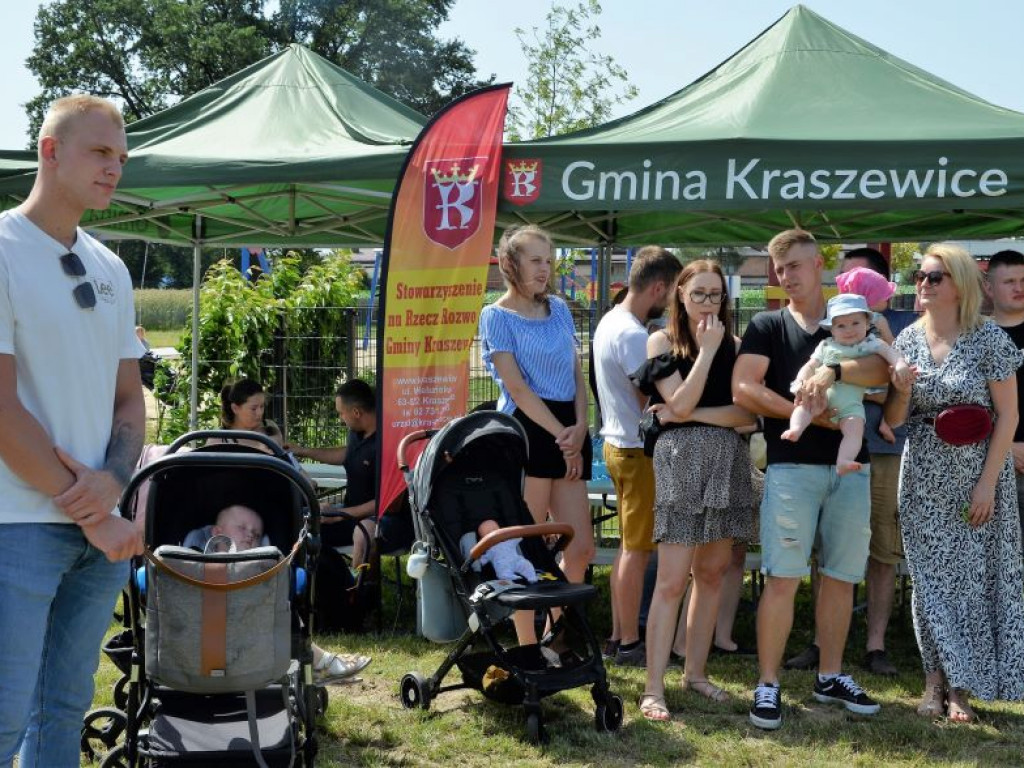 KRASZEWICE: Urodzone w 2021 roku dzieci mają swoje drzewa