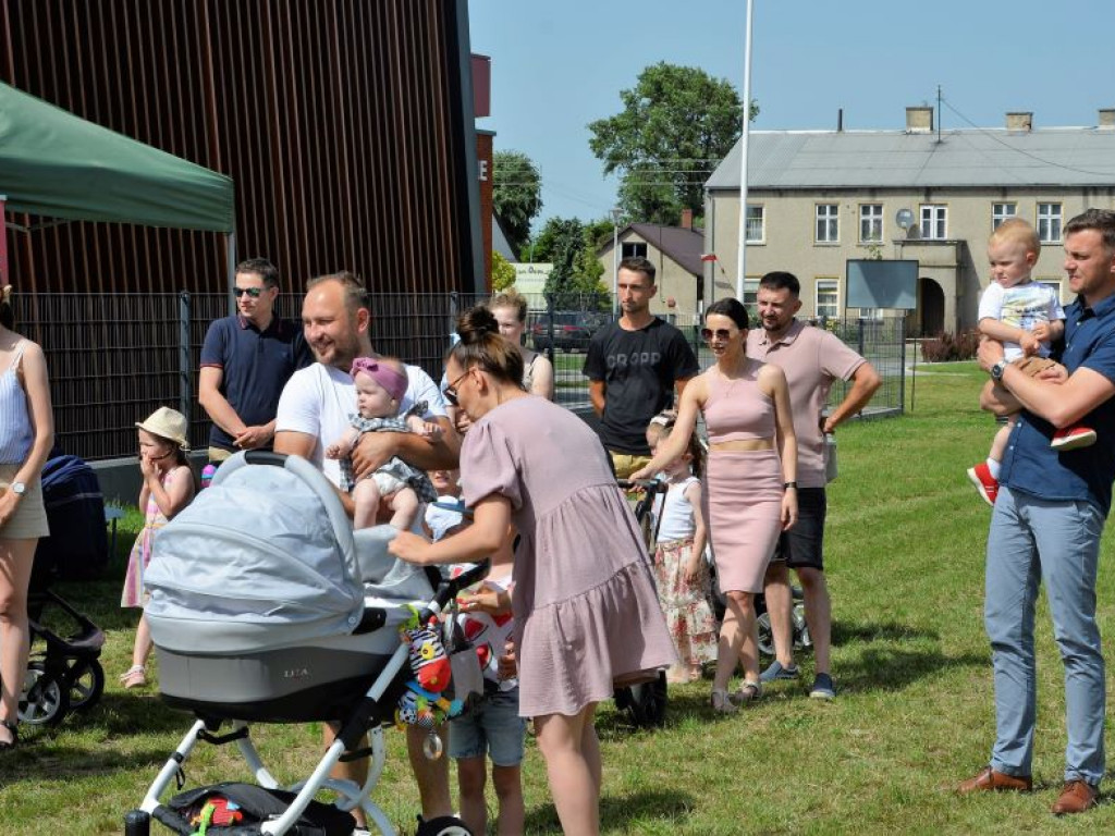 KRASZEWICE: Urodzone w 2021 roku dzieci mają swoje drzewa