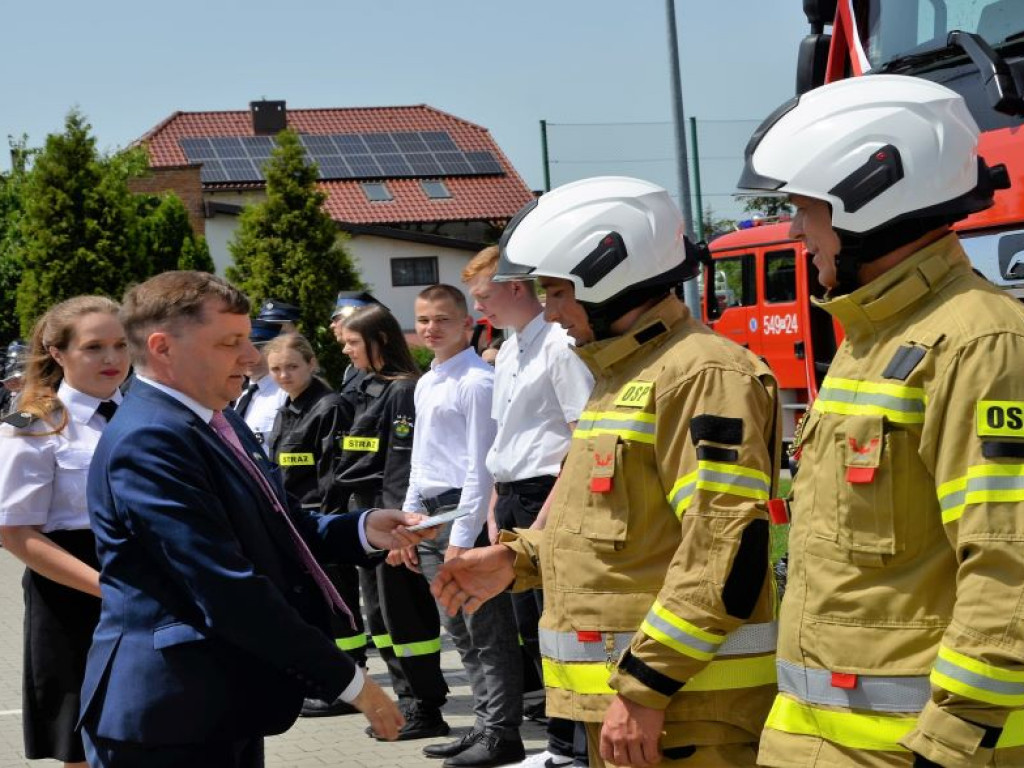 DORUCHÓW: Uroczyste przekazanie średniego samochodu ratowniczo-gaśniczego (ZDJĘCIA)