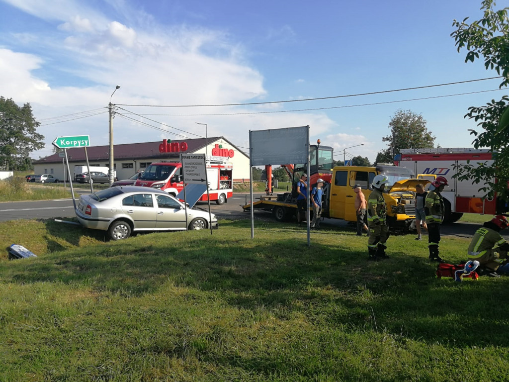SIEDLIKÓW: Zderzenie skody z autolawetą