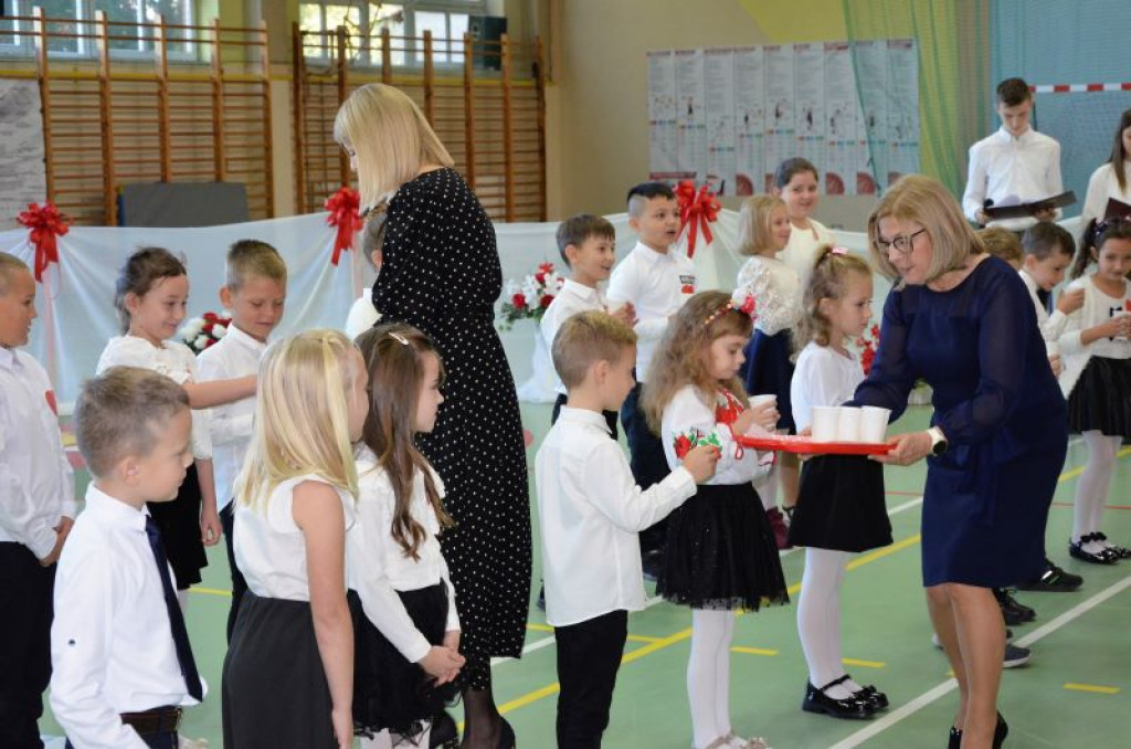 KRASZEWICE - Pierwszaki ślubowały na sztandar