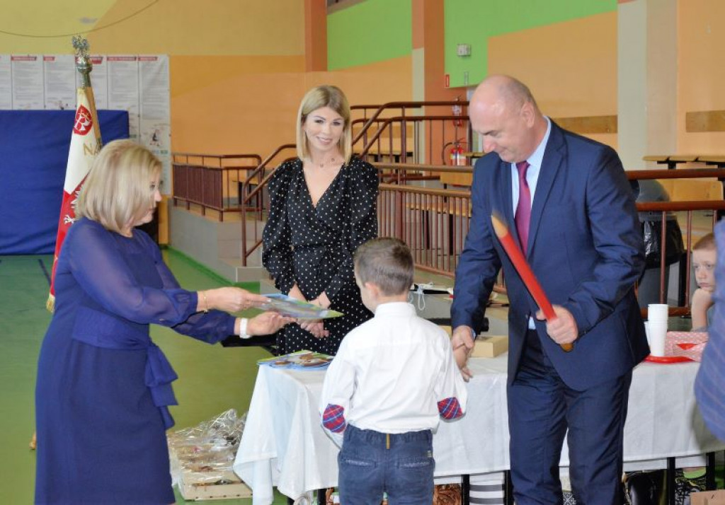 KRASZEWICE - Pierwszaki ślubowały na sztandar