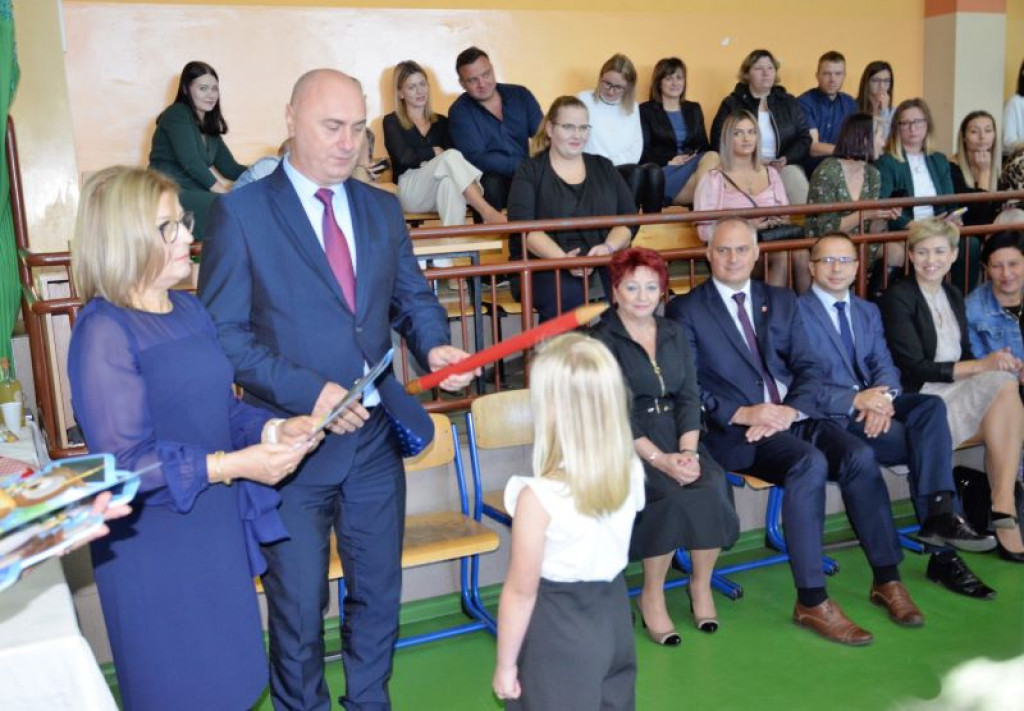 KRASZEWICE - Pierwszaki ślubowały na sztandar