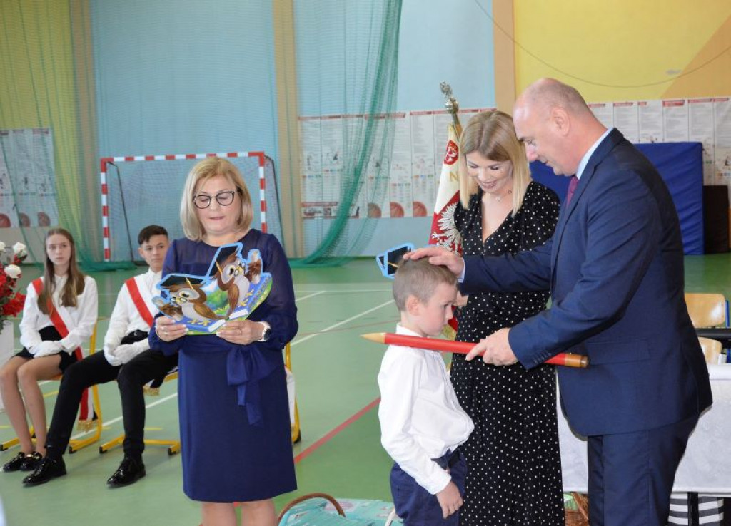 KRASZEWICE - Pierwszaki ślubowały na sztandar