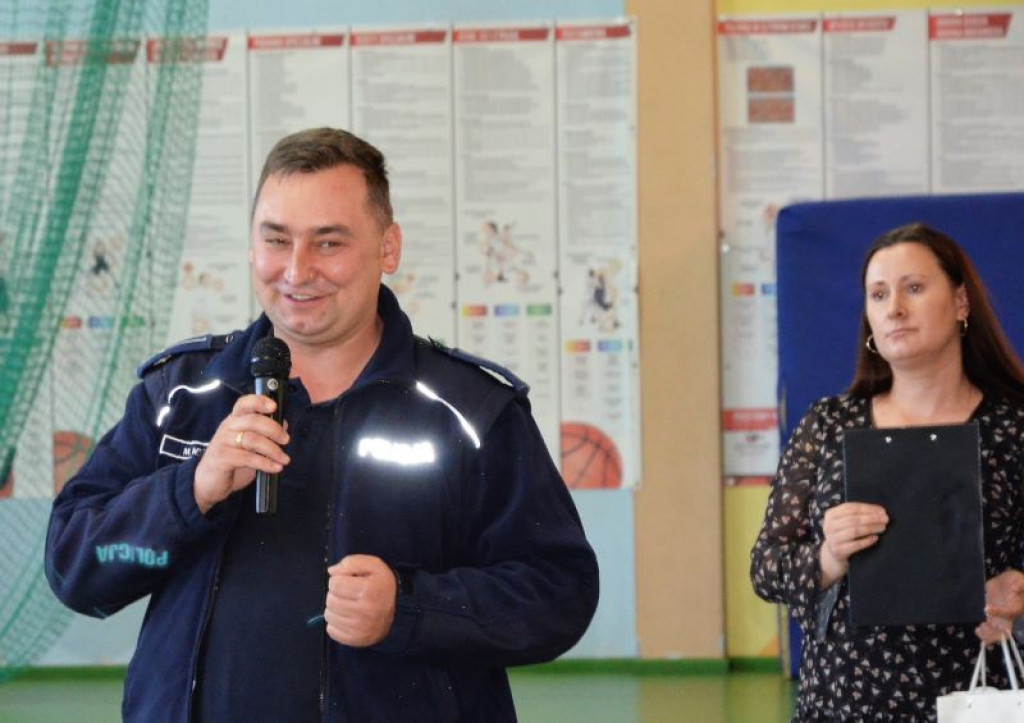 KRASZEWICE - Pierwszaki ślubowały na sztandar