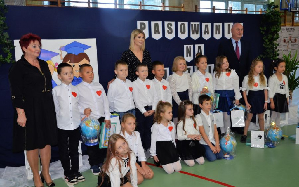 KRASZEWICE - Pierwszaki ślubowały na sztandar