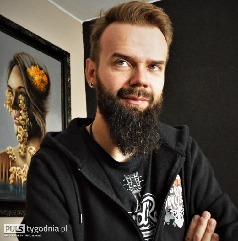Szymon Chwalisz - artysta niejedno ma imię