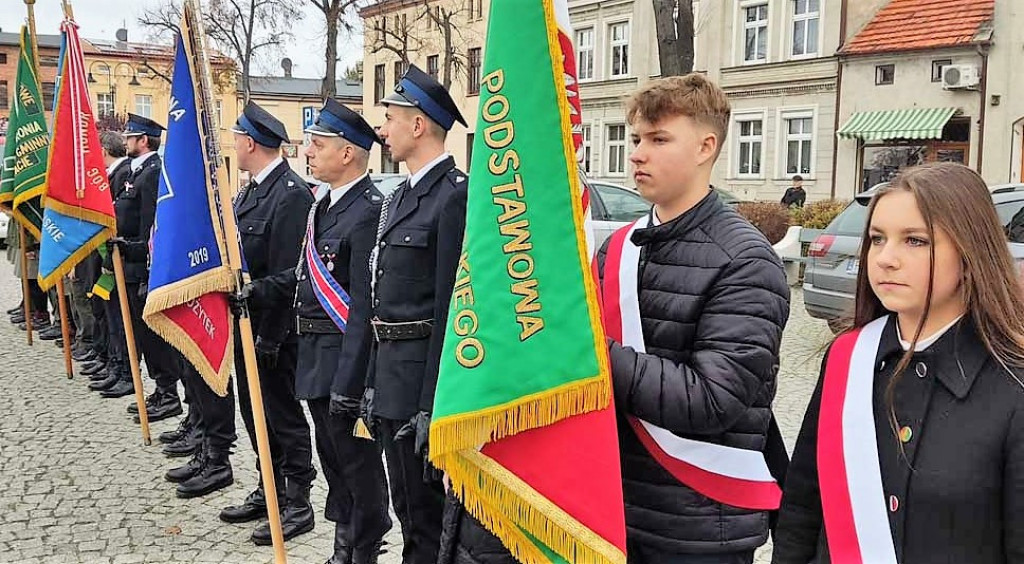 Mikstat pod flagą biało-czerwoną