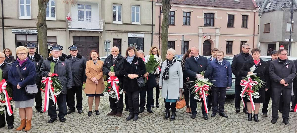 Mikstat pod flagą biało-czerwoną