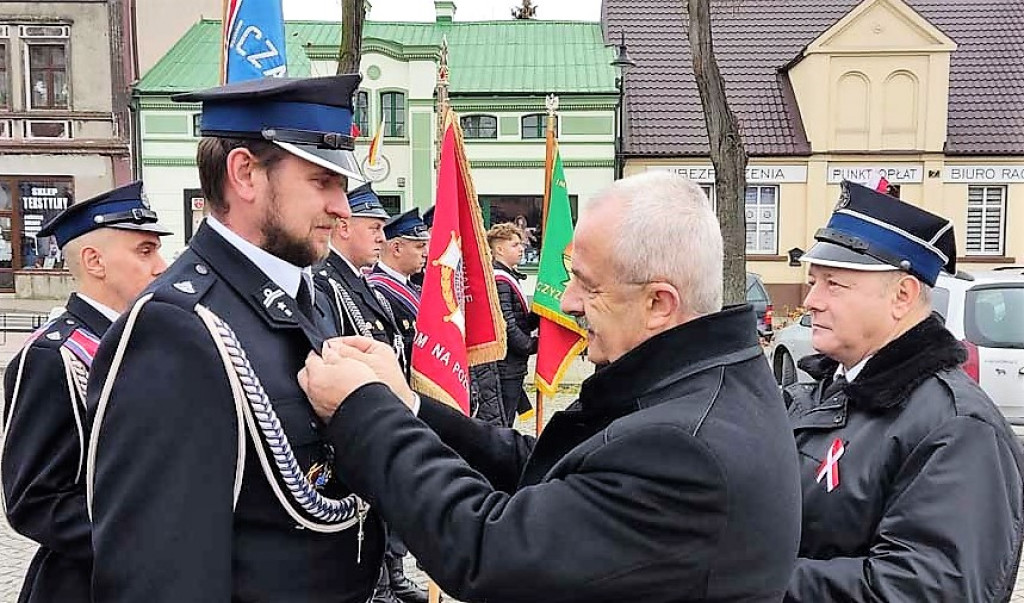 Mikstat pod flagą biało-czerwoną