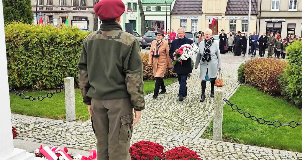 Mikstat pod flagą biało-czerwoną