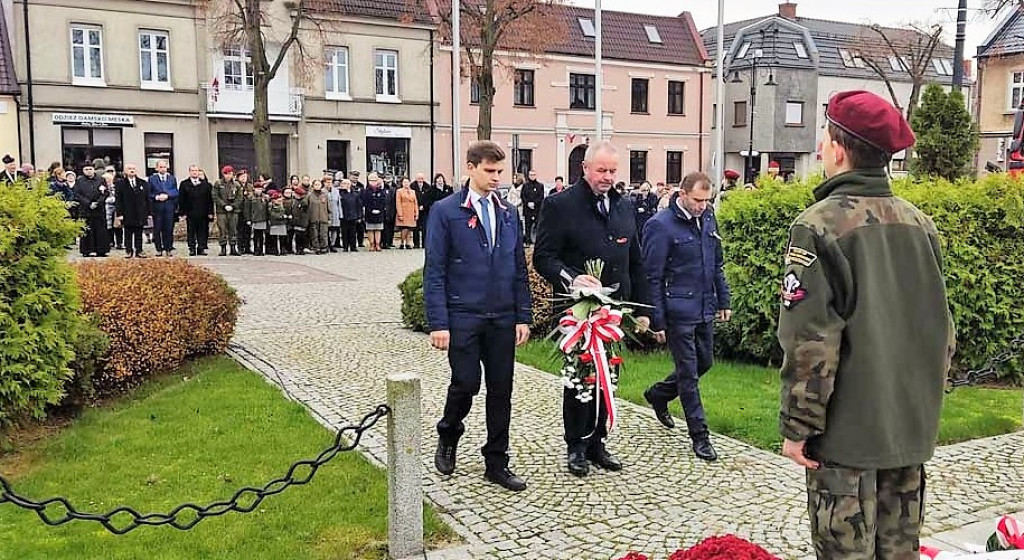 Mikstat pod flagą biało-czerwoną