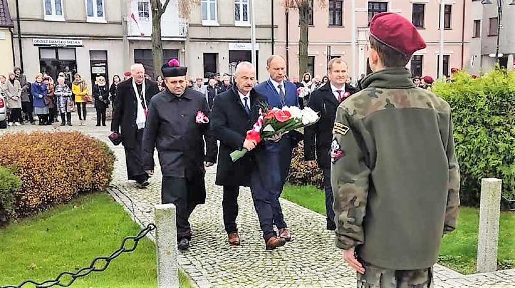 Mikstat pod flagą biało-czerwoną